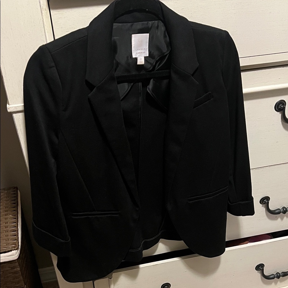 Elegant Black Women's Blazer no closure